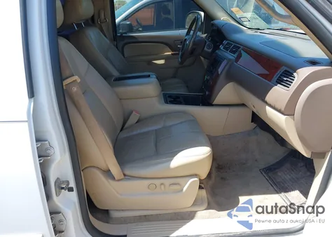 2010 Chevrolet Tahoe Lt z USA, uszkodzony, nr VIN 1GNUCBE08AR166414